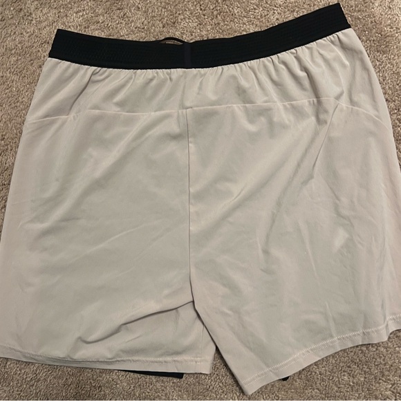 Rhone Cream Color Lined Shorts Size Large - Picture 2 of 3